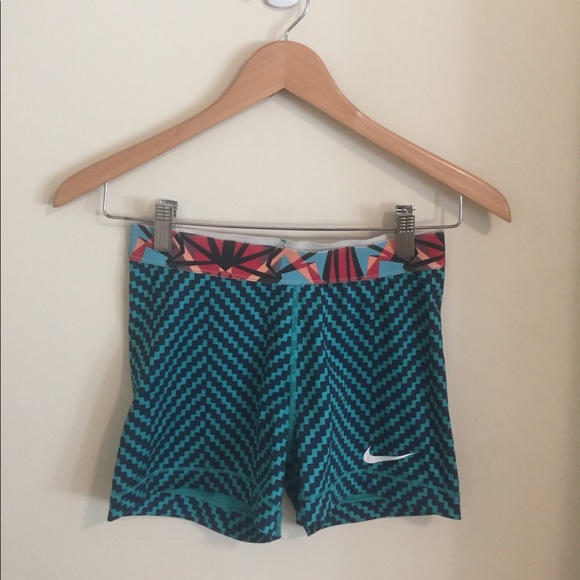 Nike Pro shorts - Picture 1 of 2